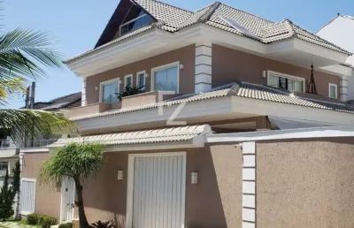 Casa de 4 quartos c/suíte e incrível área de lazer na taquara