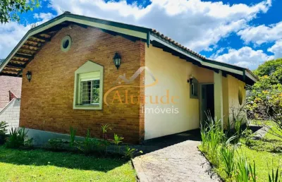 Casa térrea envolta pela natureza numa localização excepcional