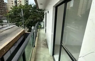 Casa de condominio a venda na praia grande, bairro aviação com  2 quartos, sacada e 1 vaga