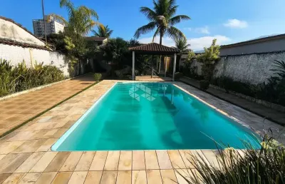 Casa a venda na praia grande, bairro flórida, com 2 quartos e 5 vagas