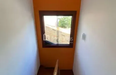 Excelente casa duplex em condomínio green peace, composta de 4 quartos sendo 1 suíte.