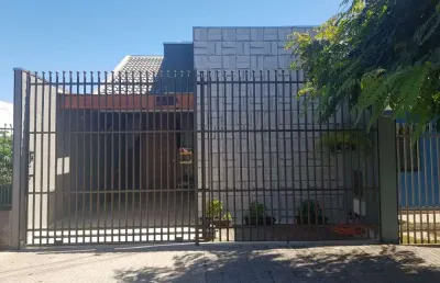 Casa com 3 quartos à venda na Rua Pioneira Luíza Davoglio Bortolatto, 590, Jardim Monte Rei, Maringá