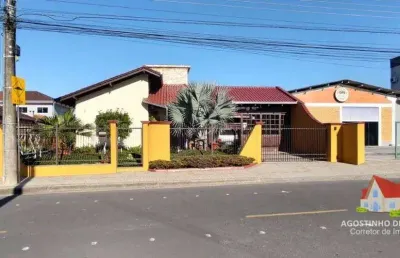Residencia em alvenaria c/laje+moveis planejados+area c/churrasqueira+piscina completa e terreno c/450m2 no bairro aventureiro!