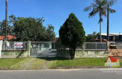 Residencia em alvenaria +area c/churrasqueira + terreno c/area total de 363 m2 no bairro espinheiros!