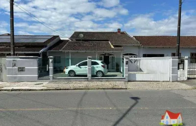 Residencia c/parte averbada c/area de aprox.170 m2 + terreno c/300m2 no bairro aventureiro!