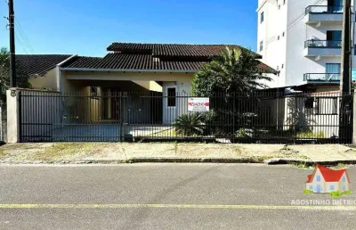 Residencia em alvenaria averbada c/laje c/153m2 c/03 quartos c/suite + area de festa no bairro iririu!