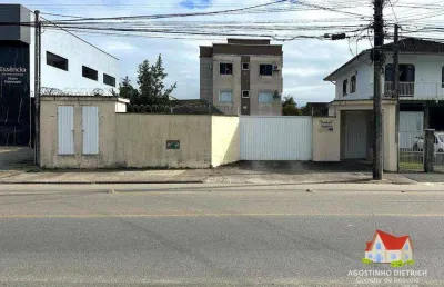 Apartamento no piso terreo c/02 quartos + moveis planejados + sacada c/churrasq.+ garagem coberta no j.iririu!