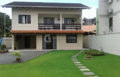 Casa com 4 quartos à venda no Bom Retiro, Joinville 