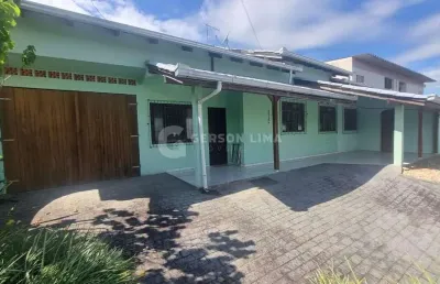 Casa com 4 quartos à venda no Centro, Penha 