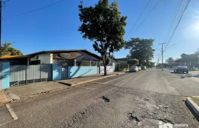 Casa comercial com 6 salas à venda no Centro, Rolândia 