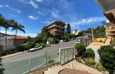 Inbox cia imobiliaria aluga em bento gonçalves - casa com 04 quartos sendo 01 suíte no bairro borgo