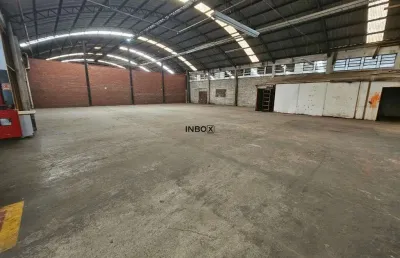 Inbox cia imobiliária aluga pavilhão de 1380m² com plataforma para carregamento