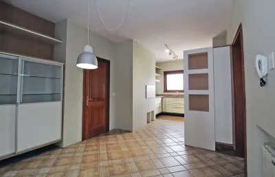 Inbox cia imobiliária aluga excelente apartamento de alto padrão no bairro cidade alta.