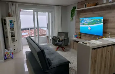 Apartamento totalmente mobiliado de dois quartos no centro de garibaldi