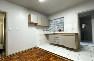 Inbox cia imobiliária aluga - casa parte inferior com 3 quartos na cidade alta.