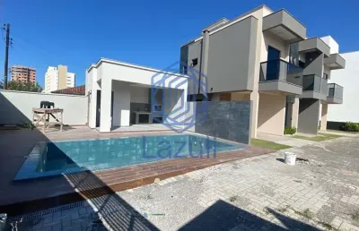Sobrado em condomínio fechado no bairro gravatá em navegantes sc