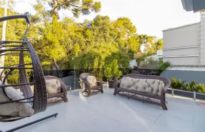 Lar perfeito, casa não geminada em cond. fechado em santa felicidade, 3 dormitórios sendo 2 suítes, espaço gourmet, ático charmoso $2.500.000,00