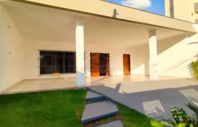 Linda casa com 03 dormitórios e edícula no jardim panorama