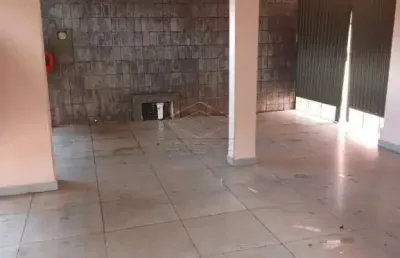 Casa para locação com 3 dormitórios sendo 1 suíte e edícula, próximo confiança max