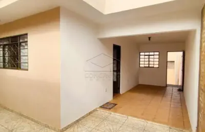 Casa com 2 quartos para alugar no Jardim América, Bauru 