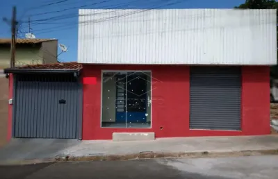 Sobrado com 3 quartos sendo 1 suíte + ponto comercial