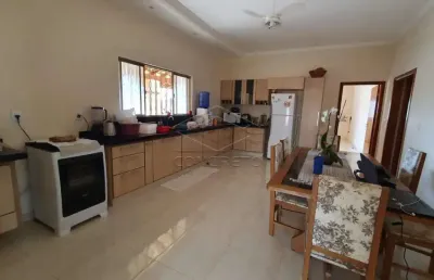Excelente residência com 03 dormitórios sendo 1 suíte - arealva