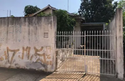 Casa para reforma em ótima localização próxima a nações norte!