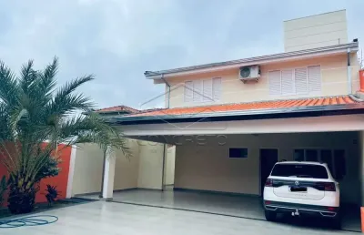 Lindo sobrado com 03 dormitórios, sendo 02 suítes com hidromassagem