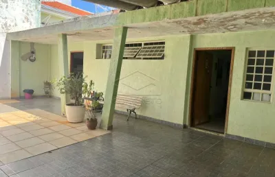 Casa com 3 quartos à venda na Vila Cardia, Bauru 