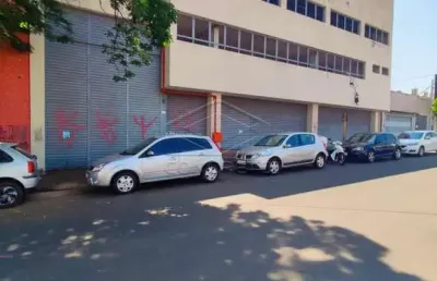 Prédio comercial com área de 2.500m² na região central