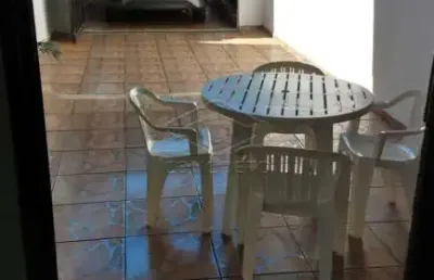 Residência com 02 dormitórios no jardim terra branca