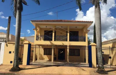 Casa ampla com 4 dormitórios e 3 vagas - próxima à unicesumar