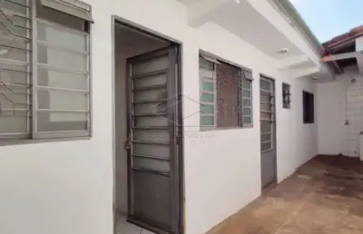 Casa com 1 quarto para alugar no Centro, Bauru 