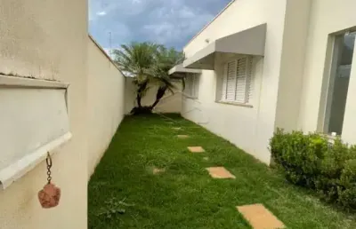 Casa com 3 quartos para alugar no Jardim Ubirama, Lençóis Paulista 