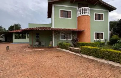 Excelente chácara com 4 dormitórios e área de lazer