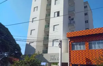 Apartamento à venda com 2 dormitórios, varanda ampla e semi mobiliado em excelente localização - res. julia ii