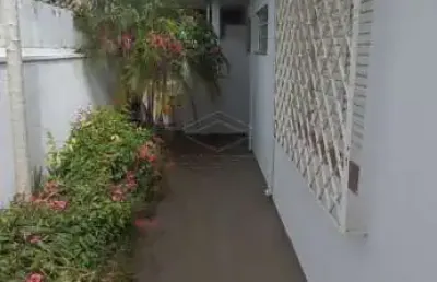 Predio comercial em uma das principais avenidas da cidade