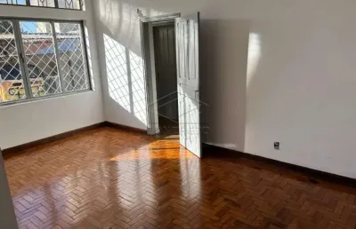 Sobrado com 3 dormitórios, sendo 1 suíte, próximo a duque de caxias para uso comercial ou residencial. centro, bauru/sp