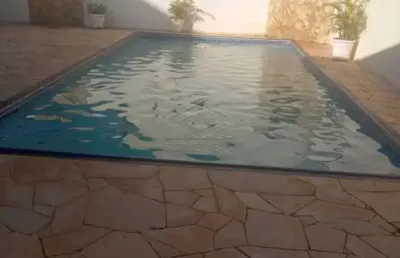 Linda residência no condomínio riviera do tietê em arealva