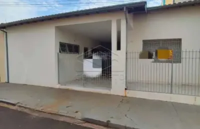 Excelente casa com 02 dormitórios e 02 salas, comercial ou residencial, próx. à unisagrado