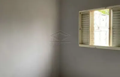 Casa com 2 quartos para alugar no Parque Roosevelt, Bauru 