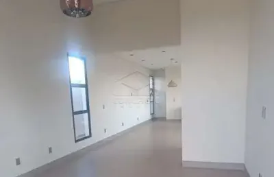 Imóvel localizado em condominio fechado, de alto padrão