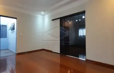 Casa com 4 quartos para alugar no Jardim Ferreira Dias, Jaú 