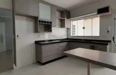 Casa com 2 quartos para alugar no Jardim Santa Helena, Jaú 