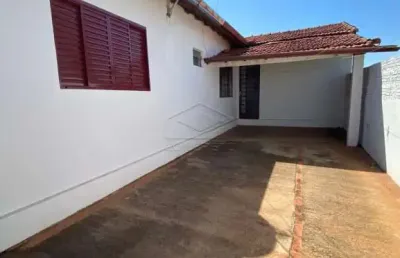Casa com 2 quartos para alugar no Recanto Regina, Barra Bonita 