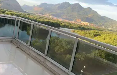 Quatro paredes vende – apartamento 3 quartos na península, condomínio inside – barra da tijuca  apresentamos um excelente apartamento de 95m²