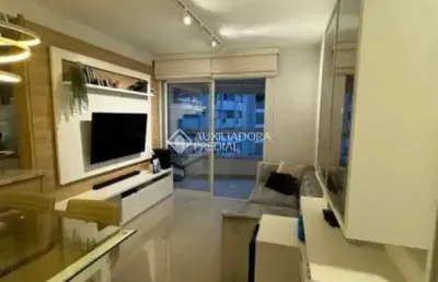 Apartamento com 2 quartos à venda na rua artista bittencourt, 211, centro, florianópolis, 67 m2 por r$ 1.065.000
