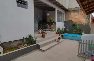 Casa com 3 quartos à venda na rua faial, 300, são sebastião, palhoça, 82 m2 por r$ 390.000