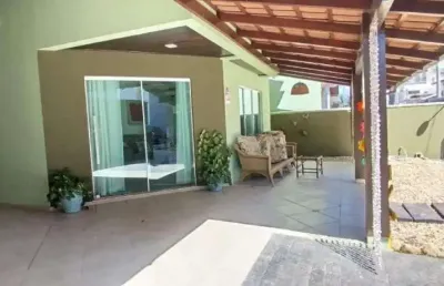 Sobrado no tabuleiro com 4 quartos para venda, 246 m²