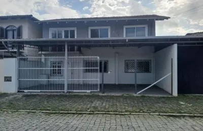 Casa com 3 quartos à venda no Bucarein, Joinville 